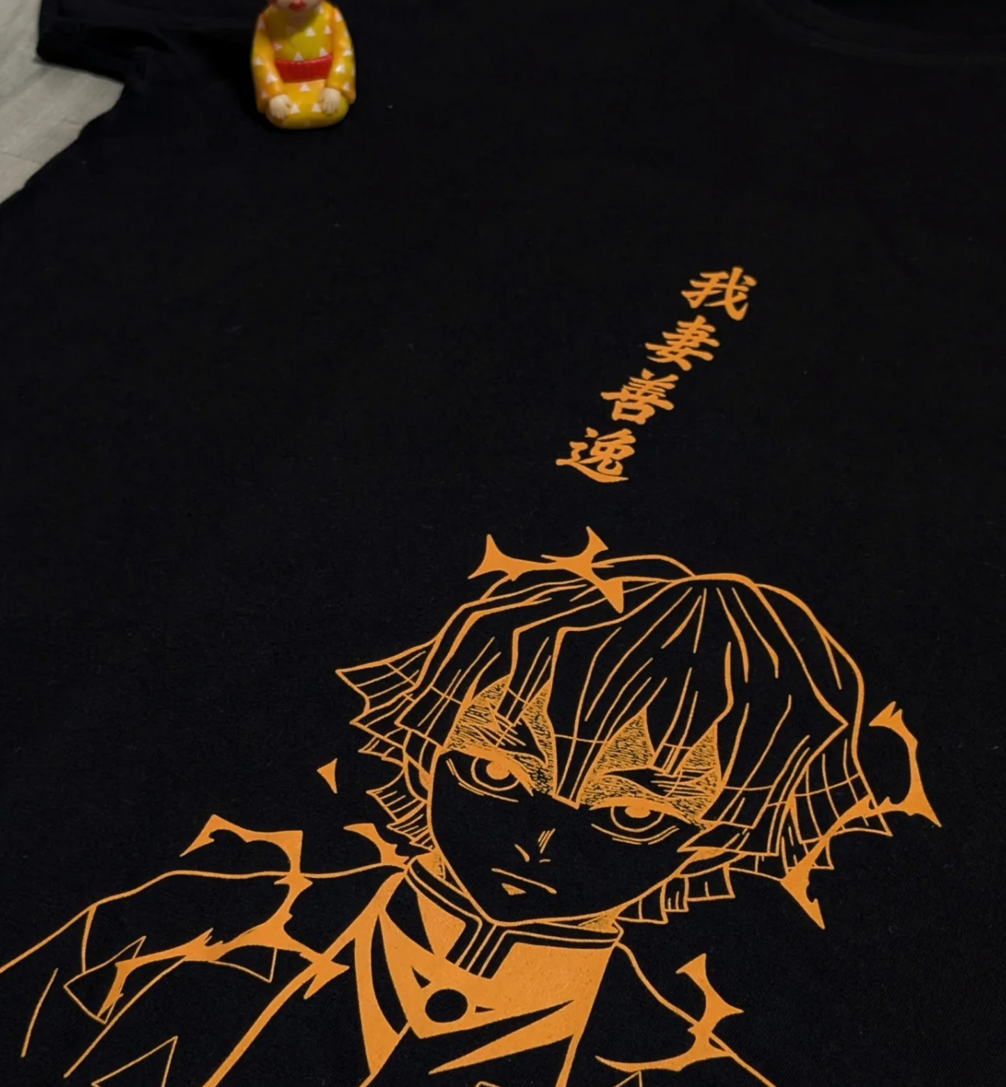 CAMISETA ZENITSU (KIMETSU NO YAIBA) - KUROBA PROJECT