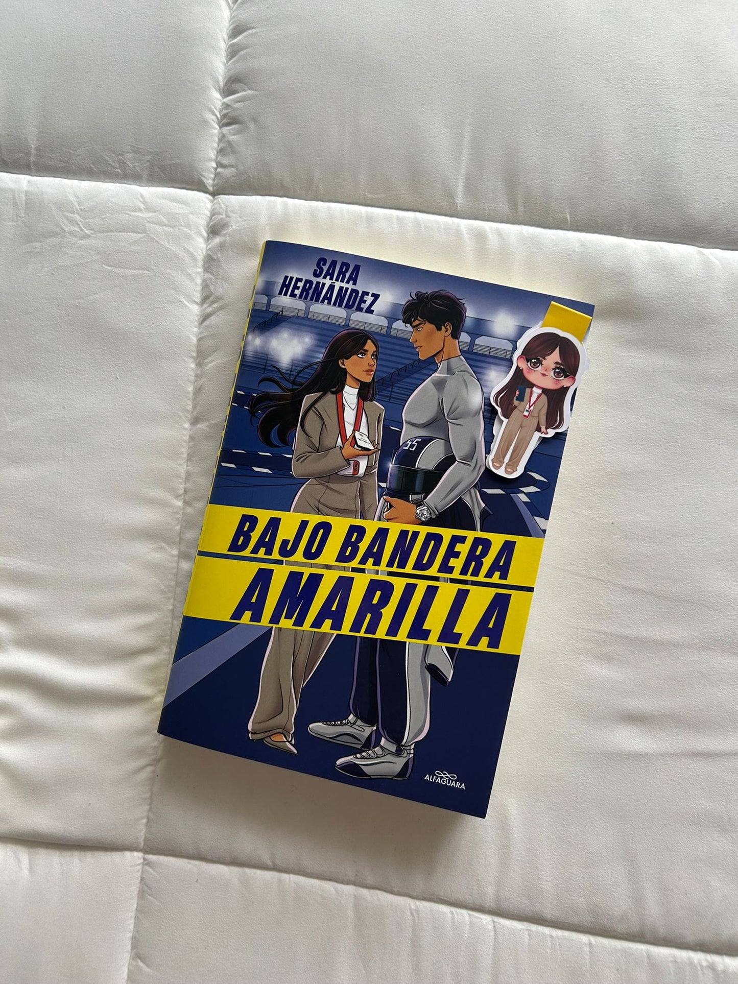 Marcapáginas magnético Bajo bandera amarilla